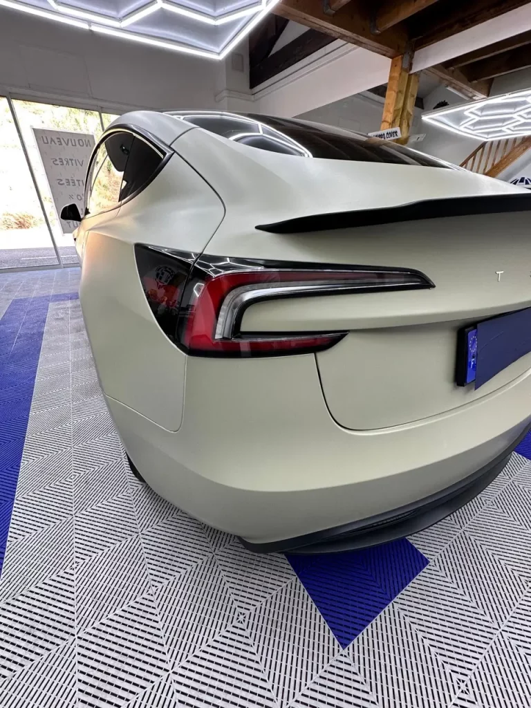 Phares teintés Tesla Aubagne