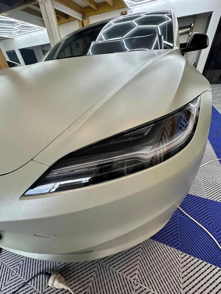 Phares teintés Tesla Aubagne