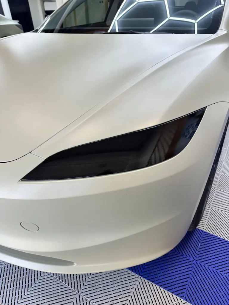 Phares teintés Tesla Aubagne