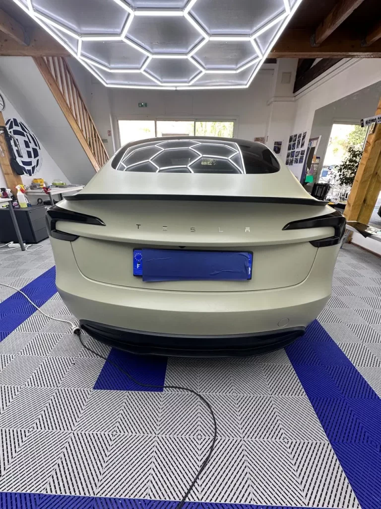 Phares teintés Tesla Aubagne
