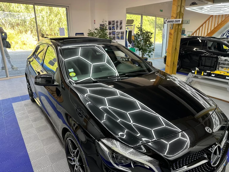 Covering Mercedes Aubagne