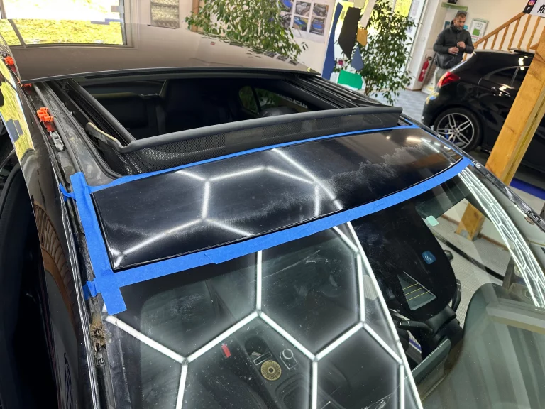 Covering Mercedes Aubagne