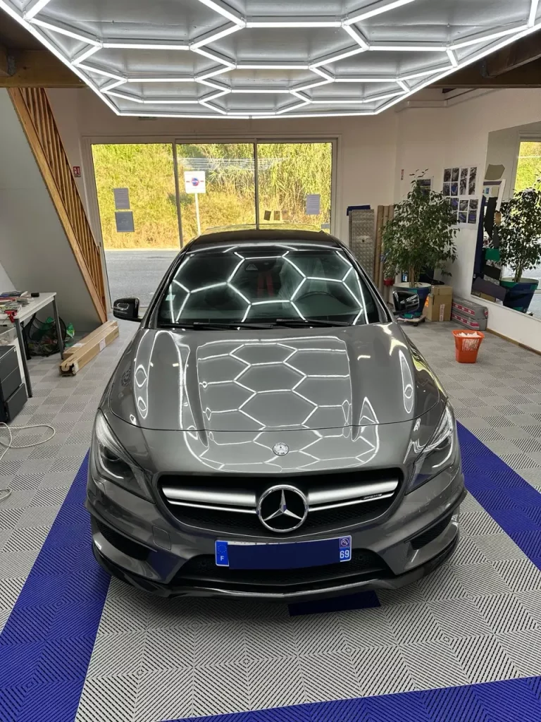 Covering Mercedes Aubagne