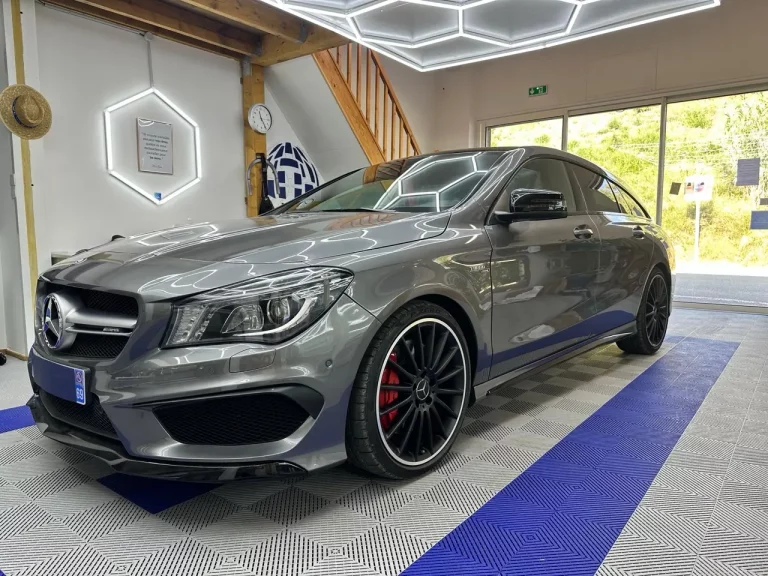 Covering Mercedes Aubagne