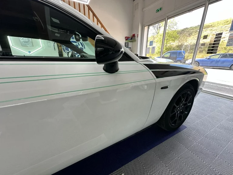 Covering Dodge Challenger Aubagne