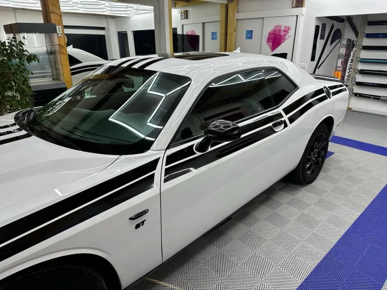 Covering Dodge Challenger Aubagne