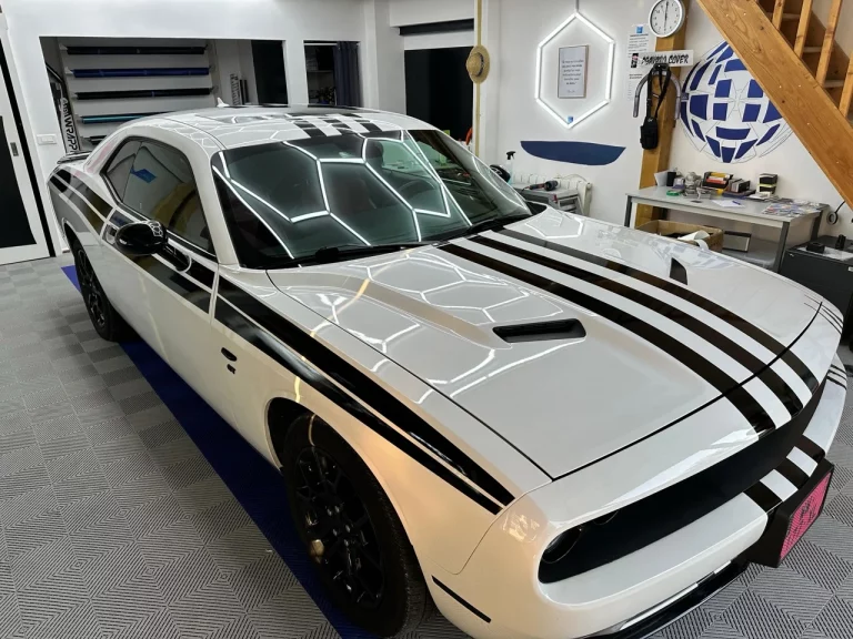 Covering Dodge Challenger Aubagne