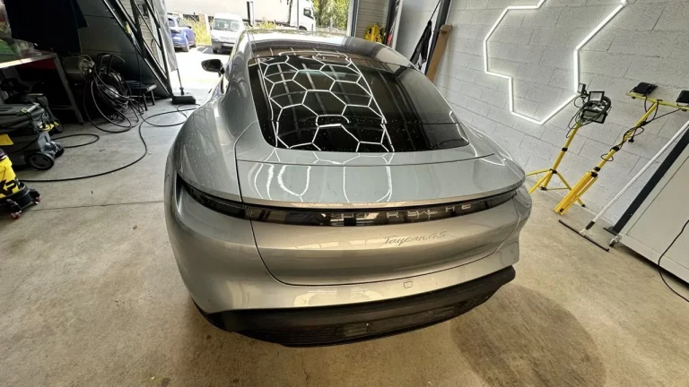 Covering Porsche Aubagne 1 - Grande