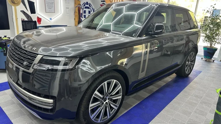 Covering Range Rover mat Aubagne