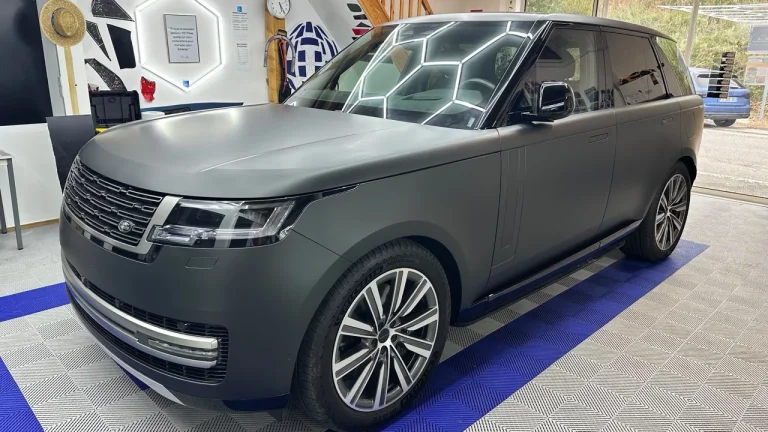 Covering Range Rover mat Aubagne