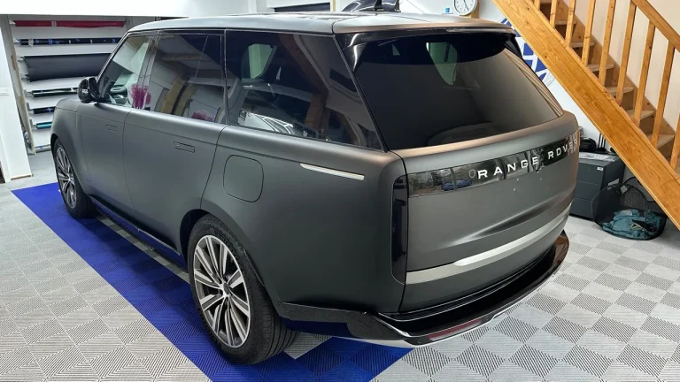 Covering Range Rover mat Aubagne