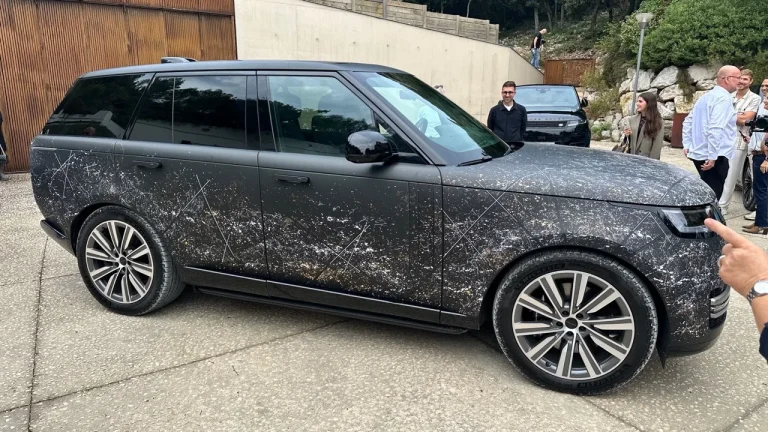 Covering Range Rover mat Aubagne
