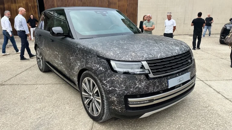 Covering Range Rover mat Aubagne